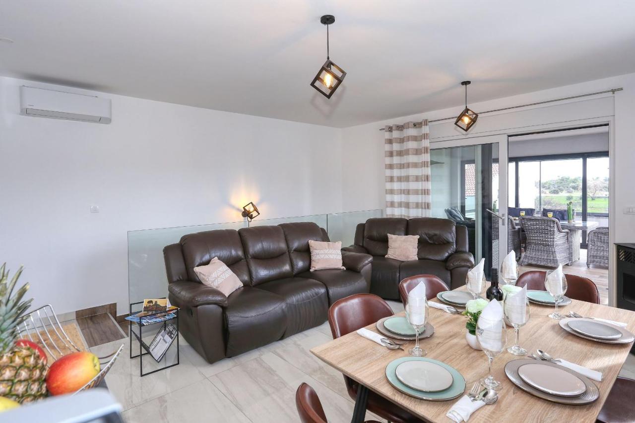 Luxury Apartment Isabell Zaton  Extérieur photo