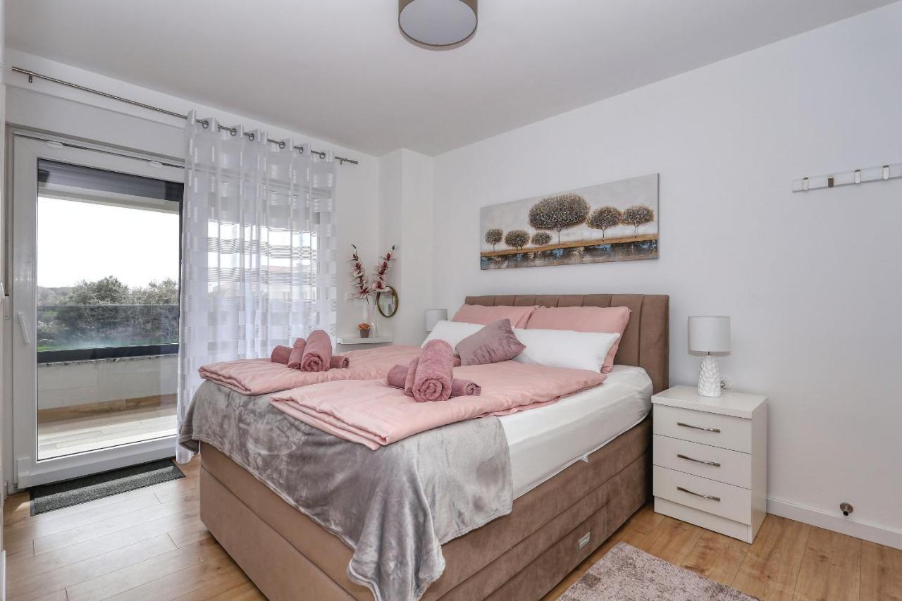 Luxury Apartment Isabell Zaton  Extérieur photo