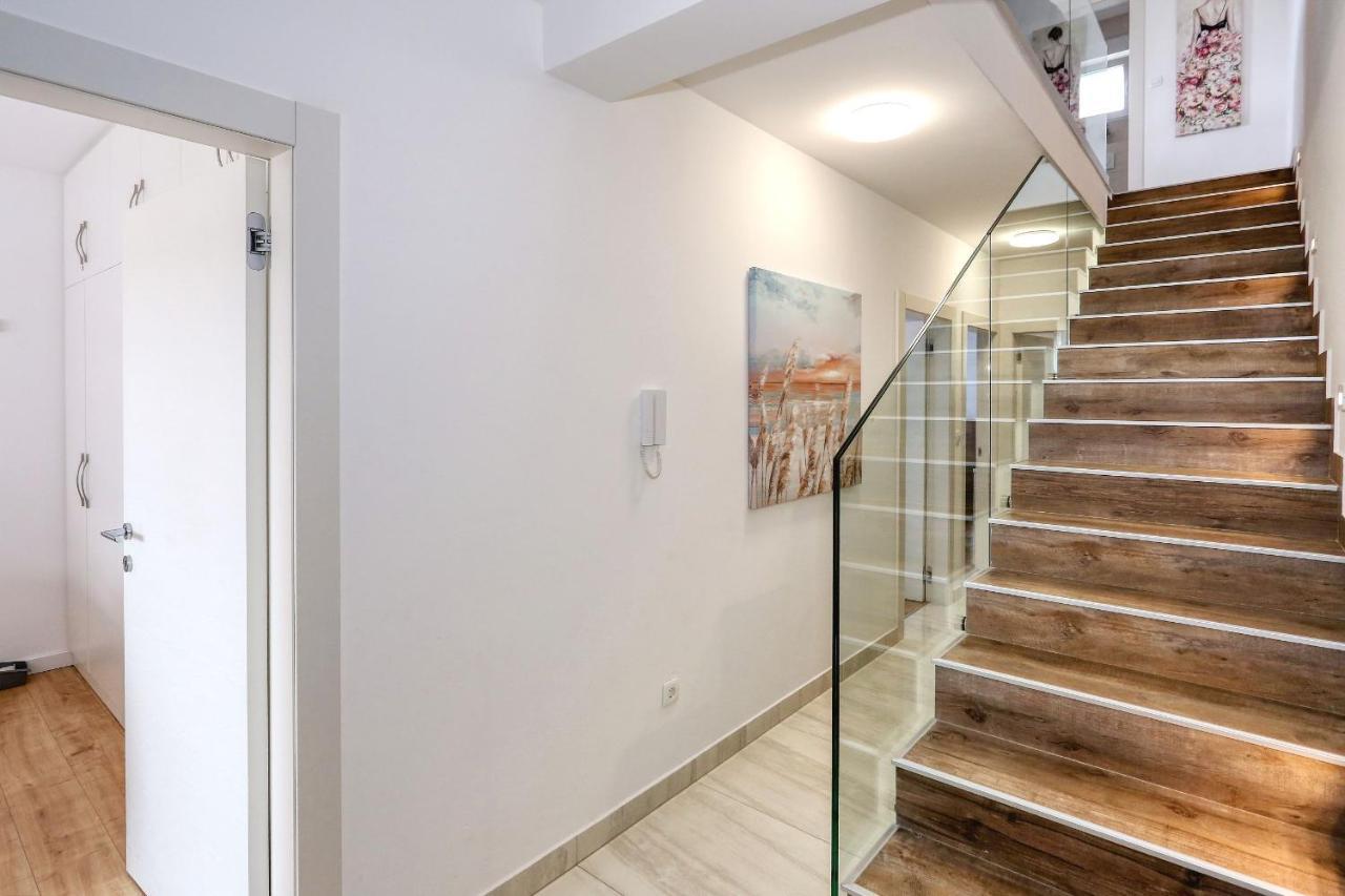 Luxury Apartment Isabell Zaton  Extérieur photo