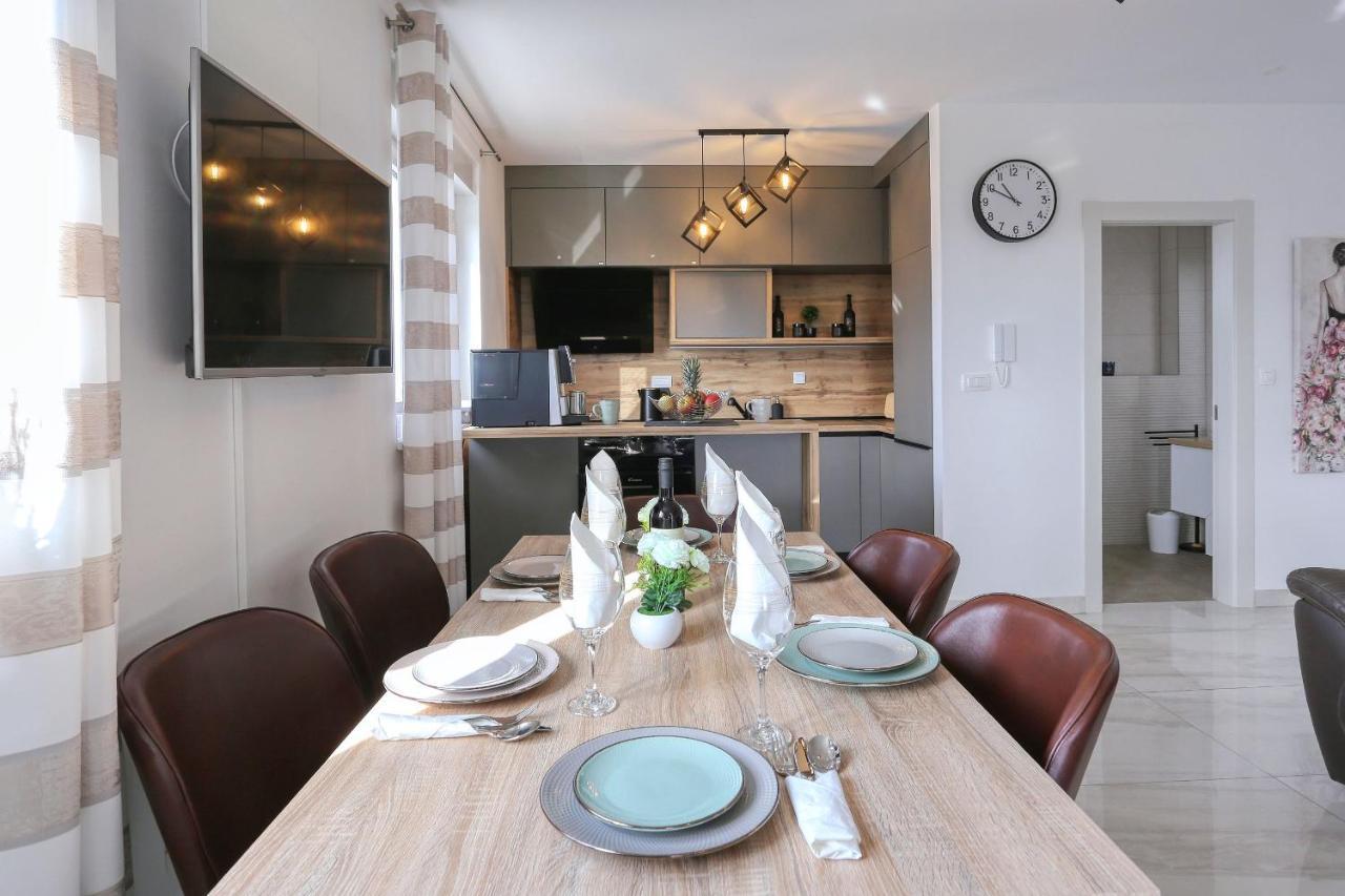 Luxury Apartment Isabell Zaton  Extérieur photo