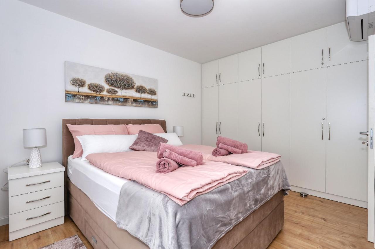 Luxury Apartment Isabell Zaton  Extérieur photo