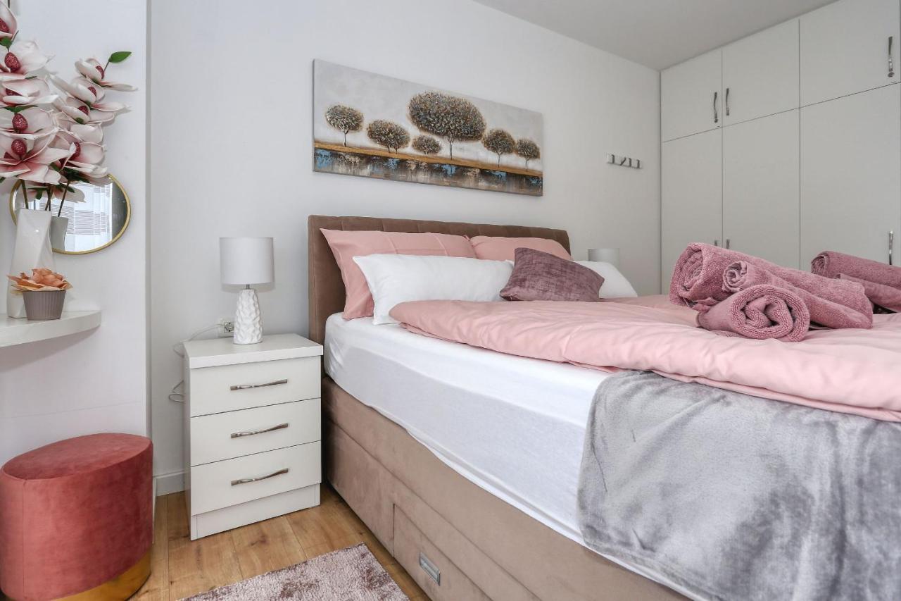 Luxury Apartment Isabell Zaton  Extérieur photo