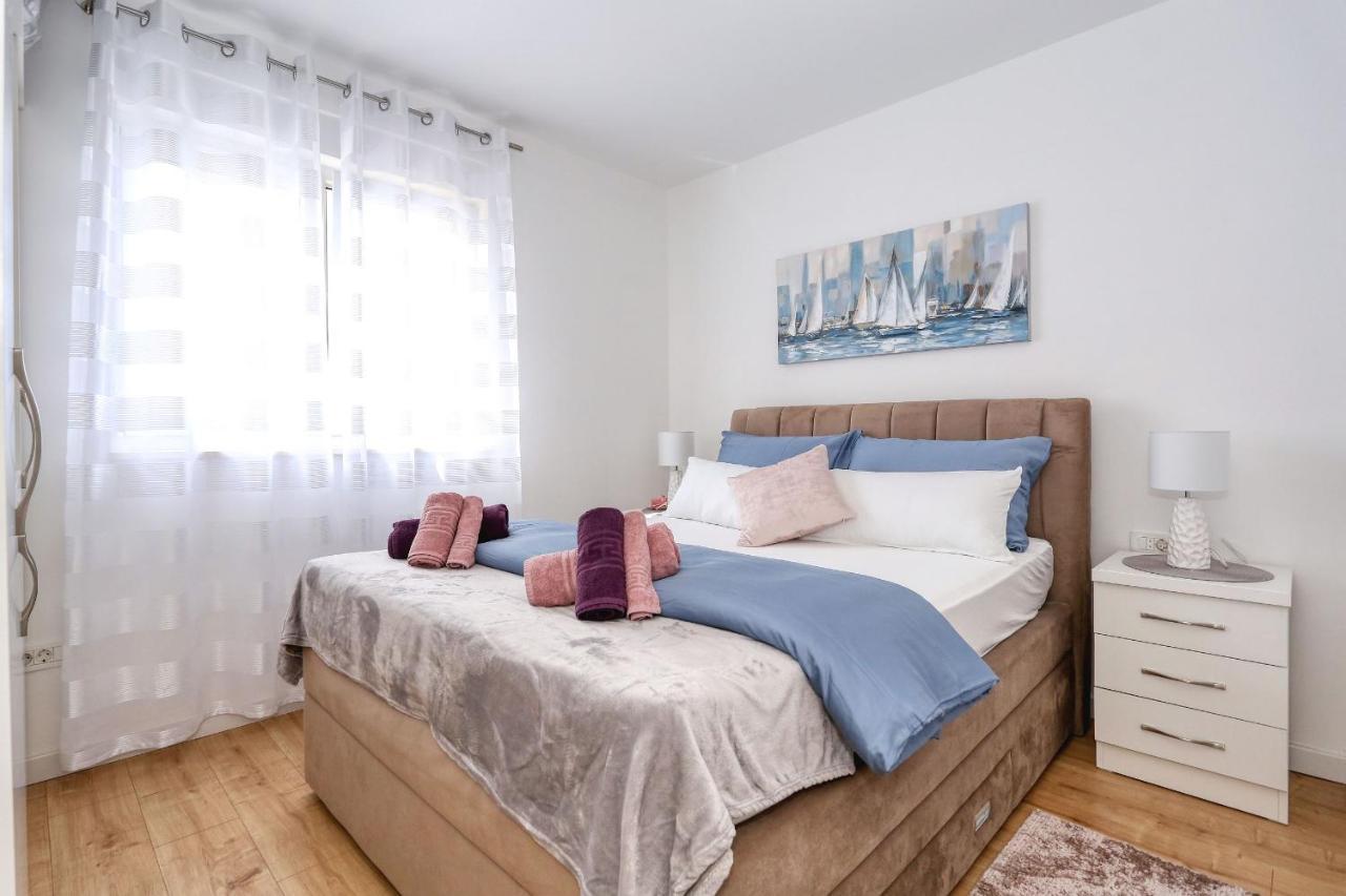 Luxury Apartment Isabell Zaton  Extérieur photo